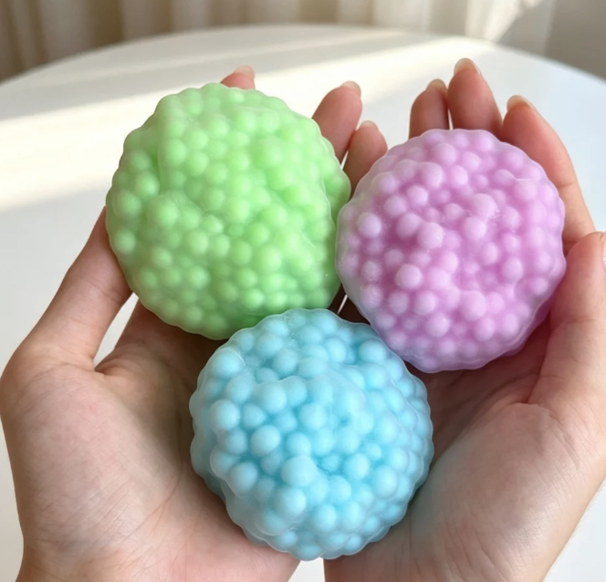 Colorful Noisy Ball