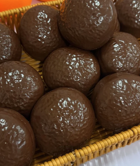 Crunchy choco pie squishy