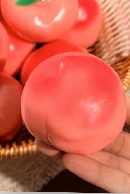 Crunchy peach squishy